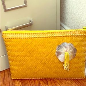 Axiom Large Wicker Clutch with 🐚 Shell Design